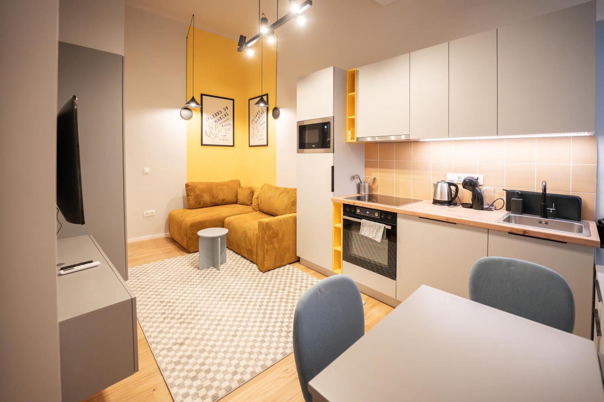 I Got 5 On It #1 - Brand New By Pink Flamingo Apartment Budapest