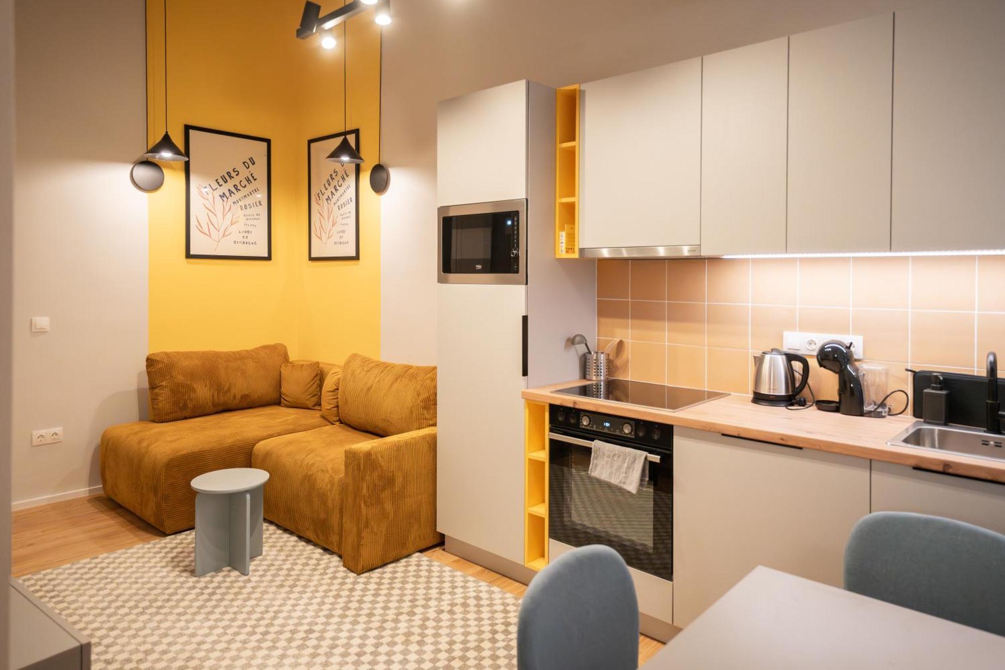 Apartment I Got 5 On It #1 - Brand New By Pink Flamingo Budapest